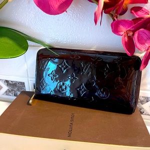 Louis Vuitton Zippy Wallet
